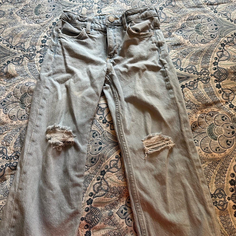 H&M Gray Straight Leg Jeans Ripped Style